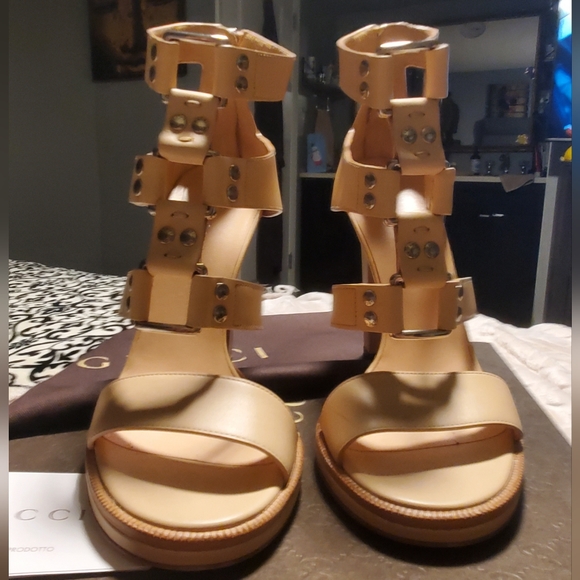 GUCCI Leather Sandals with Silver Hardware - Picture 2 of 12